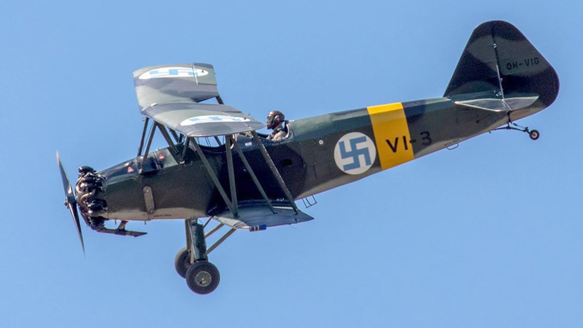 ВВС Финляндии свастика на самолете