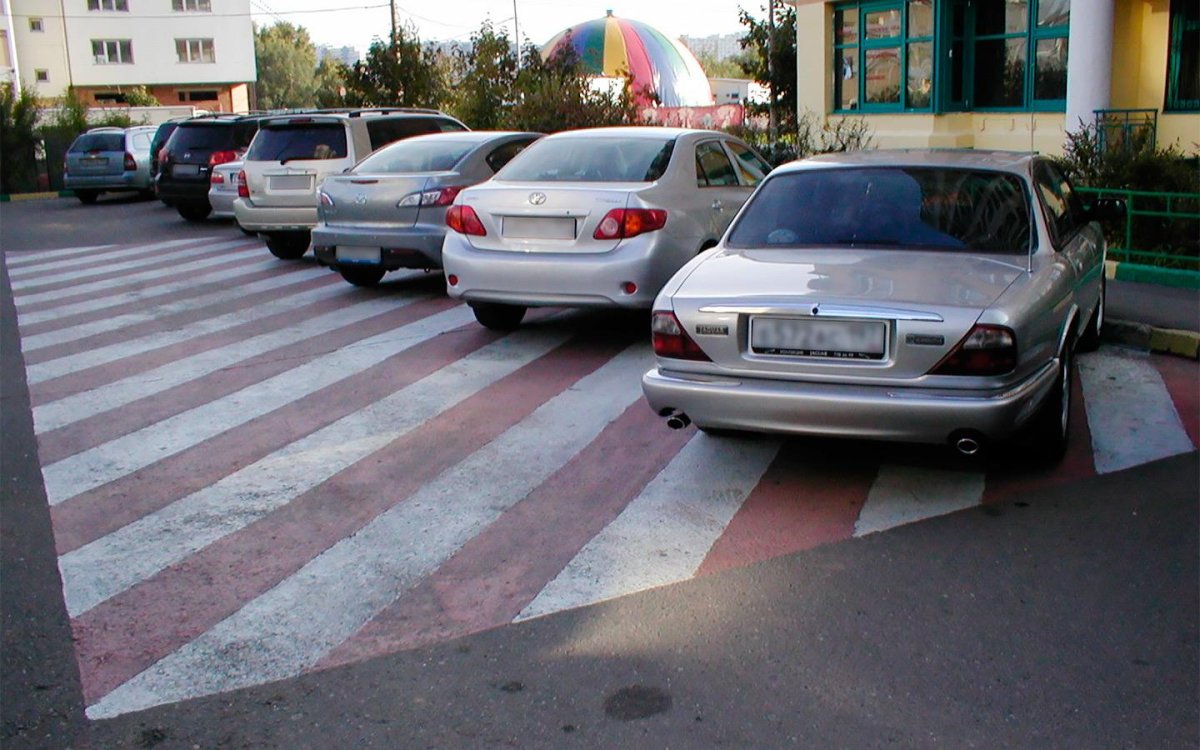 Парковка во дворе