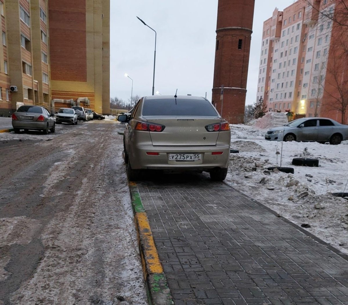 Стоянка на тротуаре