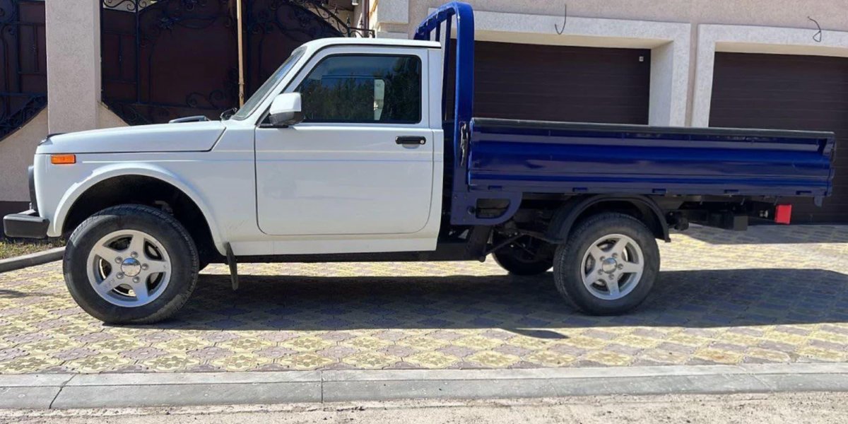 Нива 2302 Бизон пикап