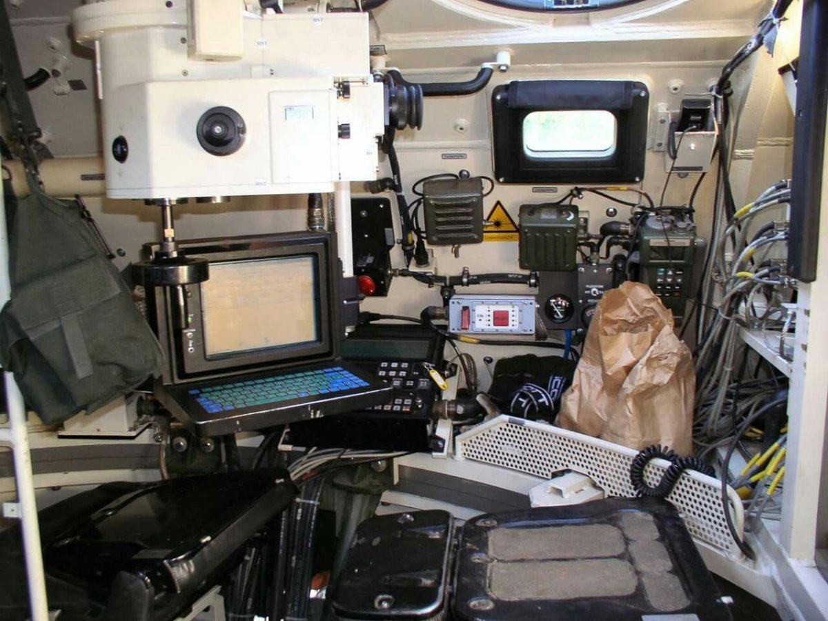 PZH 2000 внутри