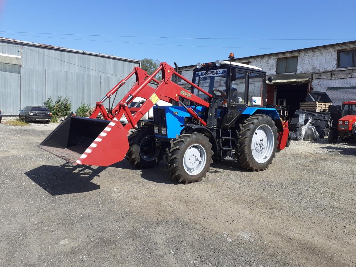 Погрузчик фронтальный навесной ПФН-0.9М