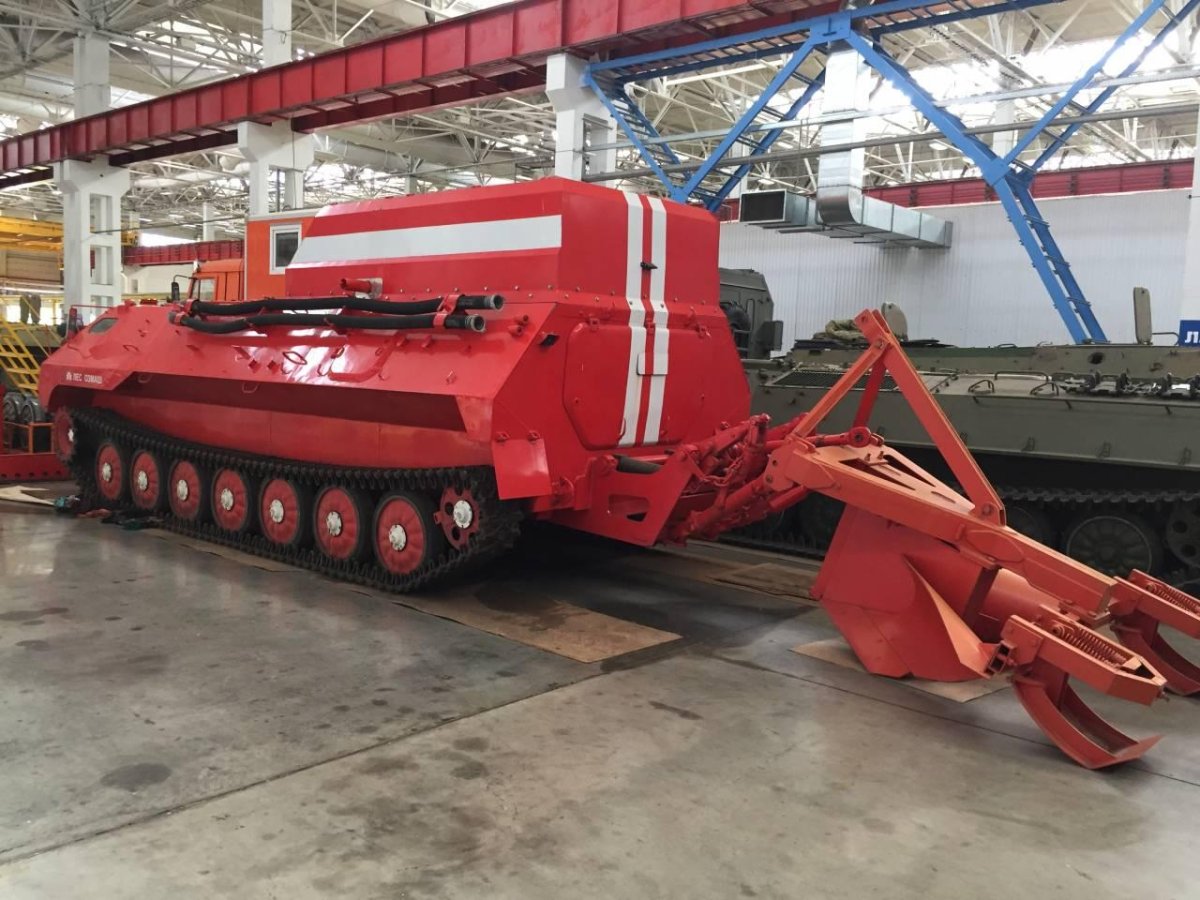 Гусеничная пожарная машина МТ-лбу-ГПМ-10