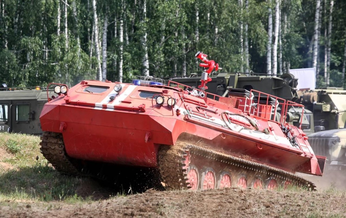 Гусеничная пожарная машина МТ-лбу-ГПМ-10