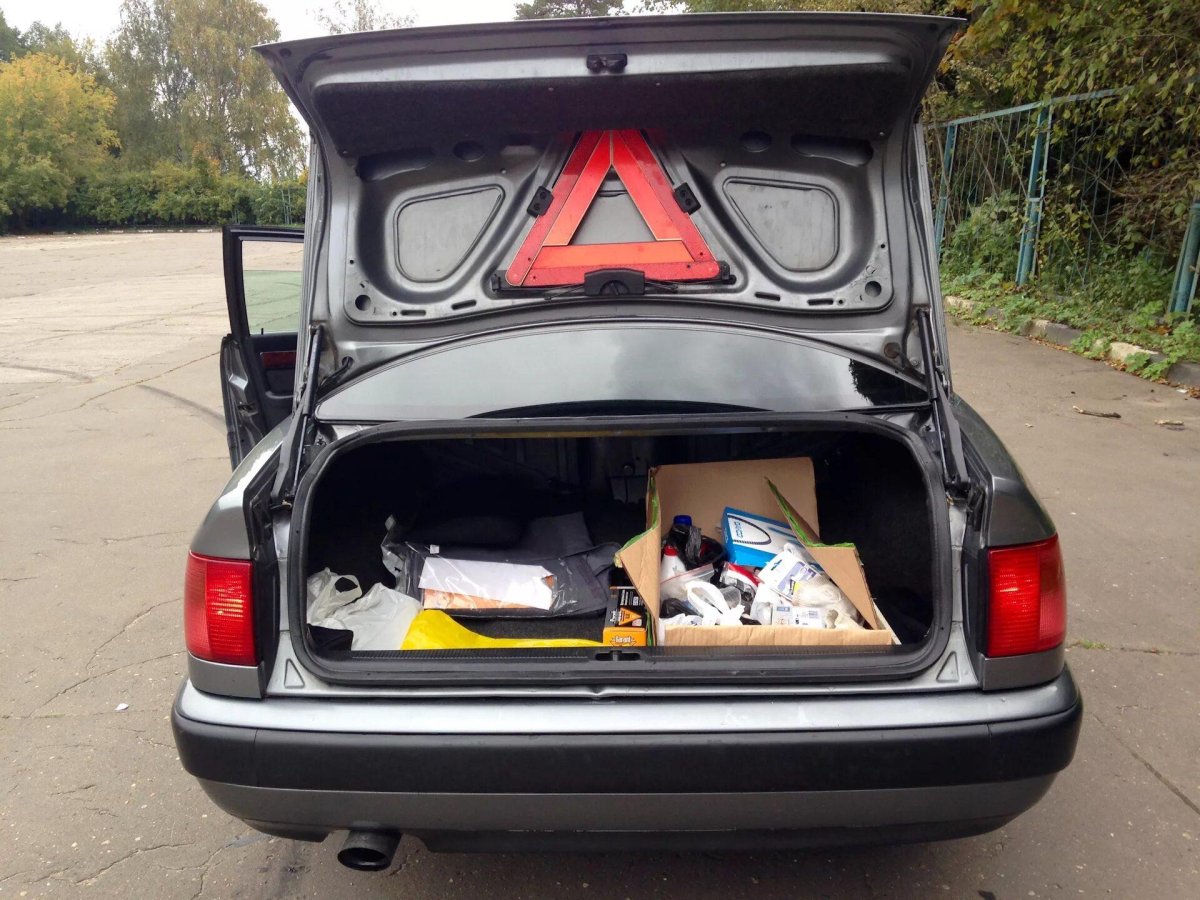 Ауди 100 Авант багажник