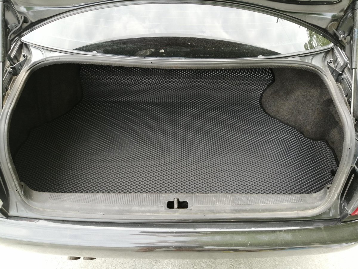 Ауди 100 багажник