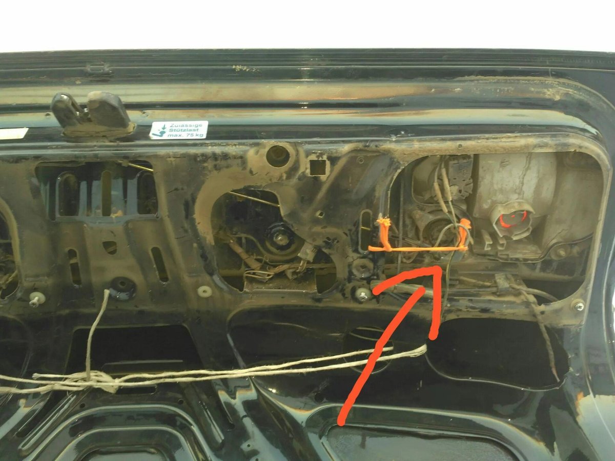 Замок багажника Ауди 100 с4 седан