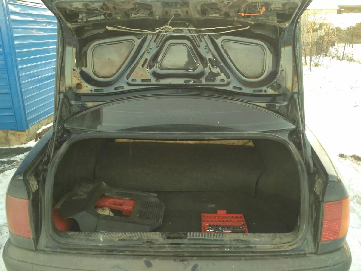 Багажник Ауди 100 с4