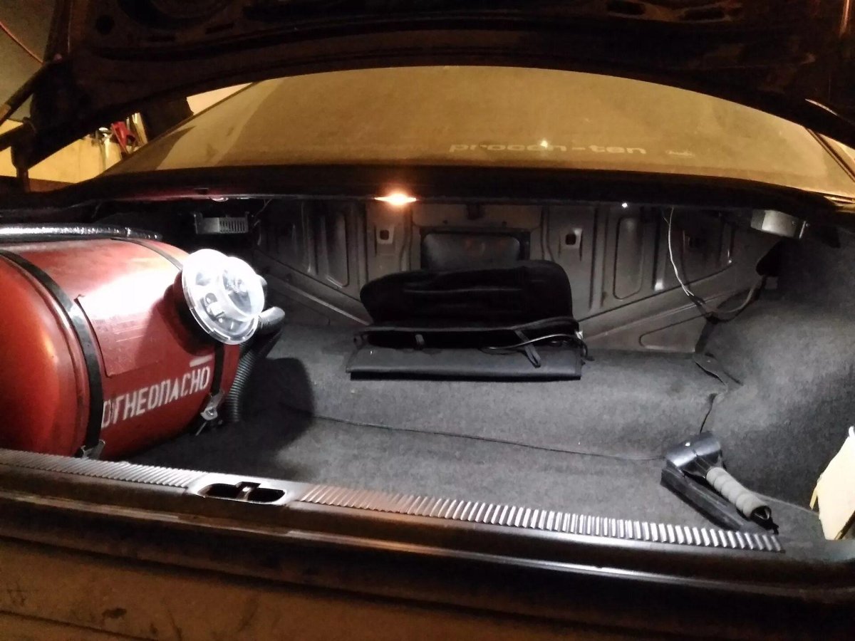 Багажник Ауди 100 с3 седан