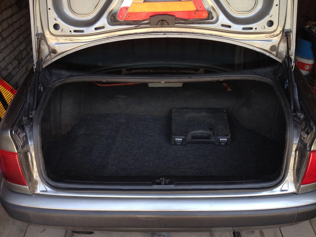 Багажник Ауди 100 с4 саб