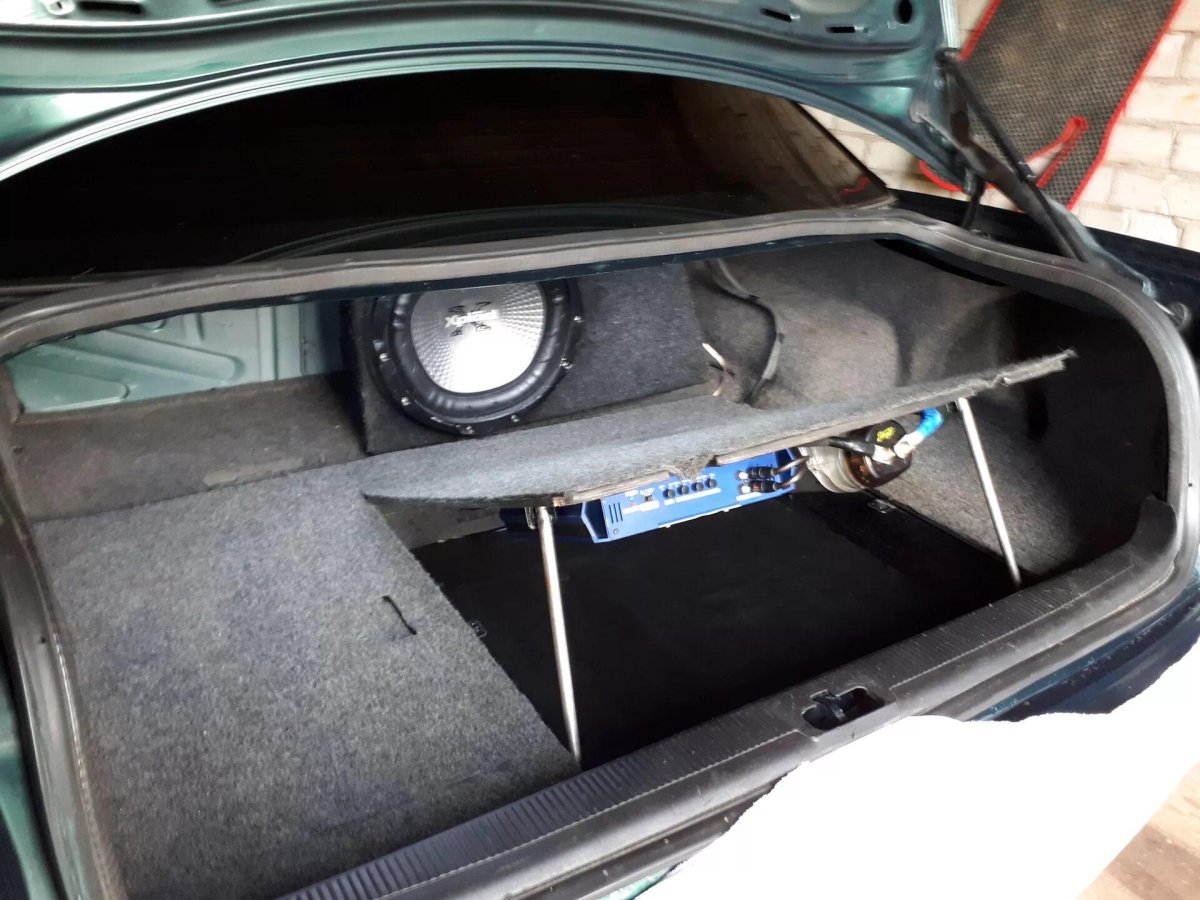 Фальшпол Ауди 100 с4