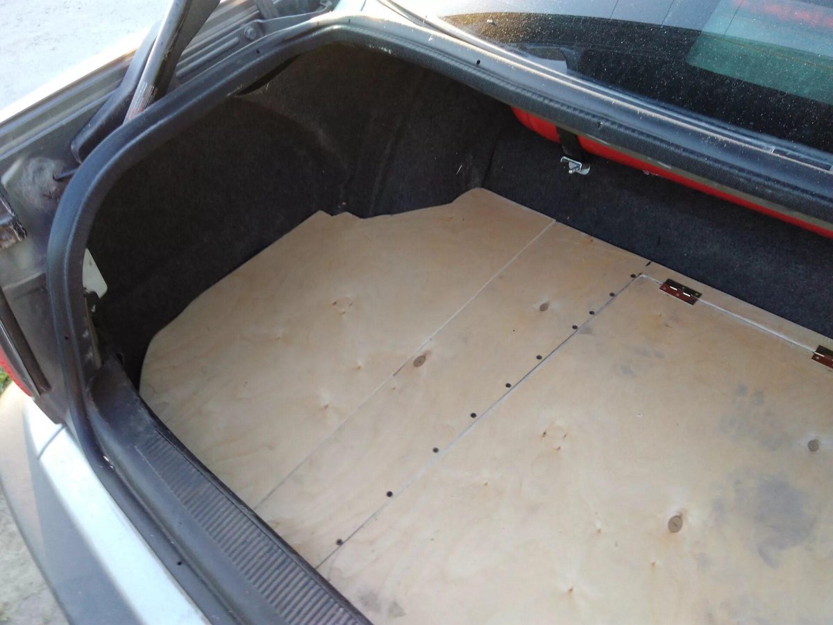 Багажник Ауди 100 с4