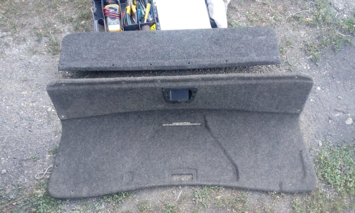 Обшивка багажника Ауди 100 с4