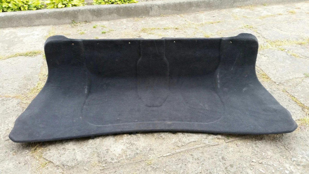 Обшивка в багажнике Audi 100 c4