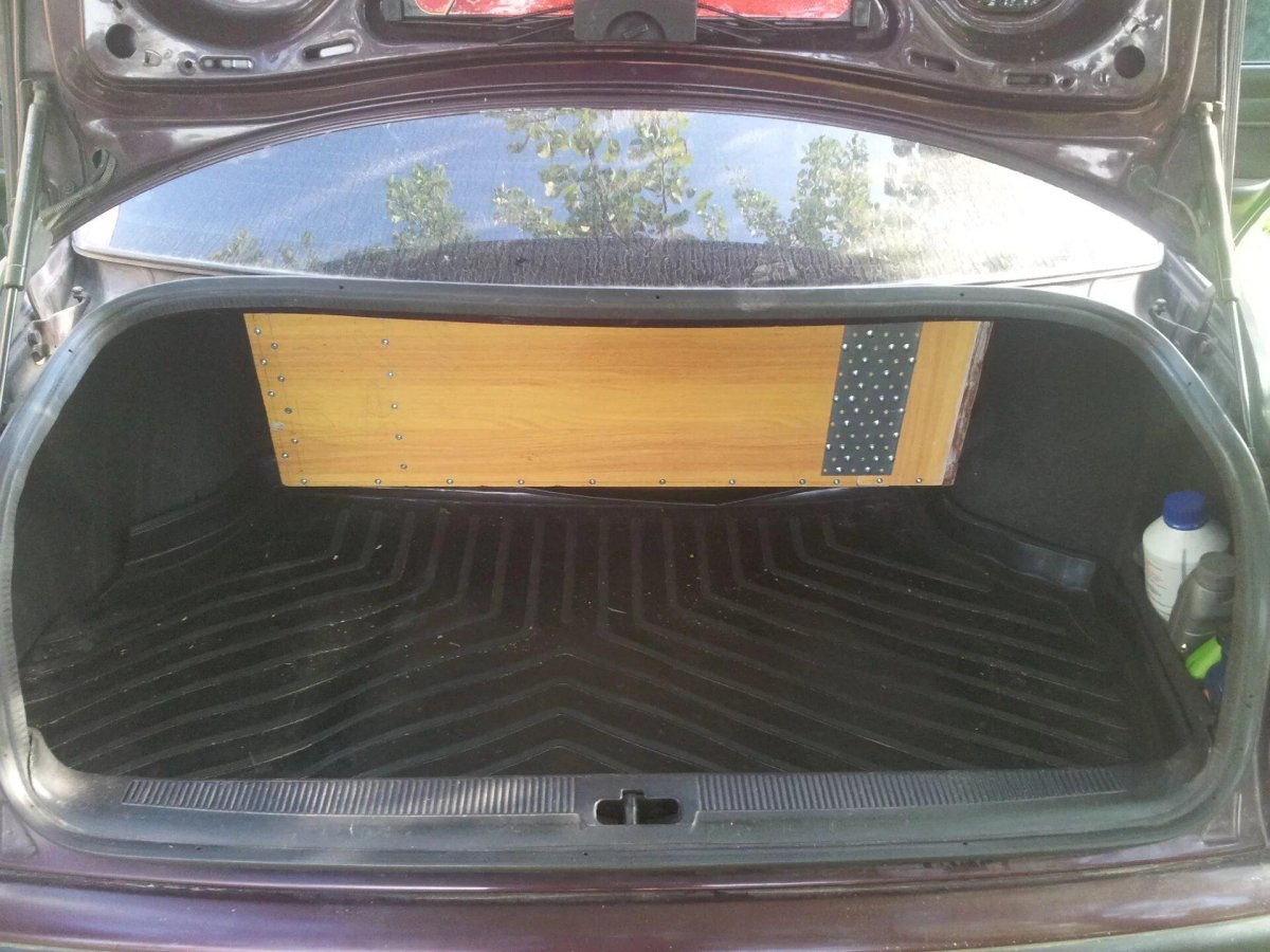 Сабвуфер Ауди 100 с4