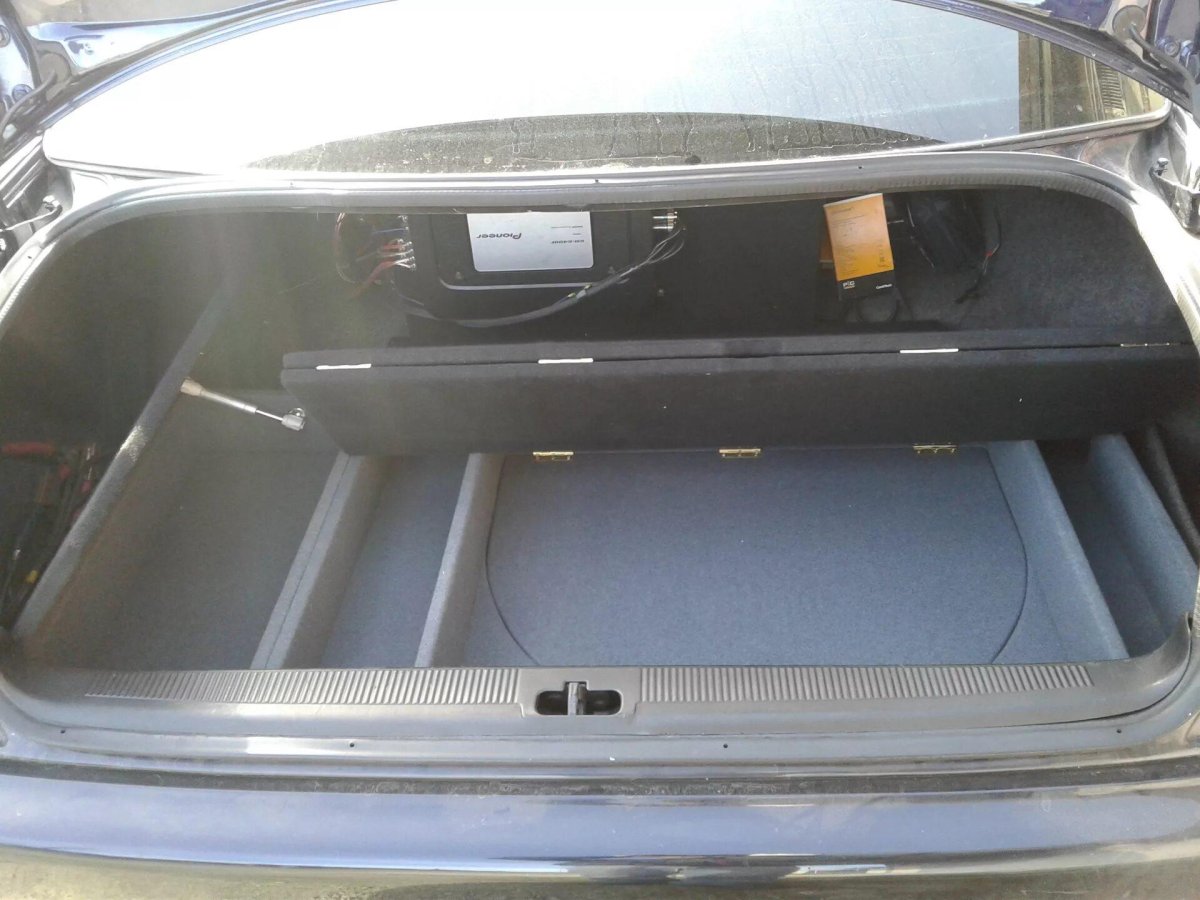 Ауди 100 Авант багажник