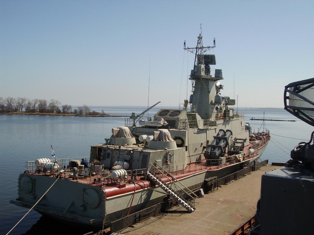 Ракетный катер 12418