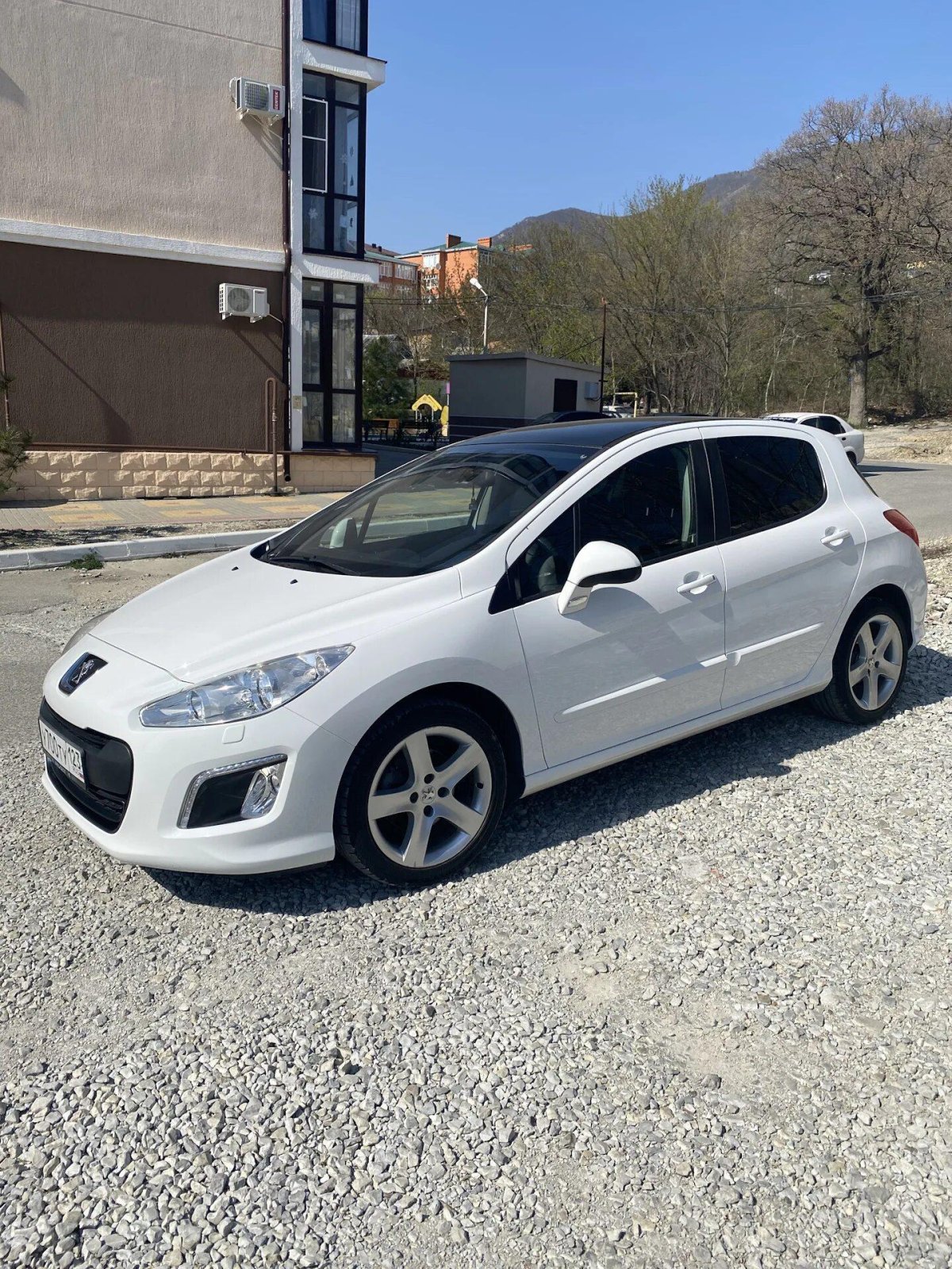 225/50/17 Пежо 308