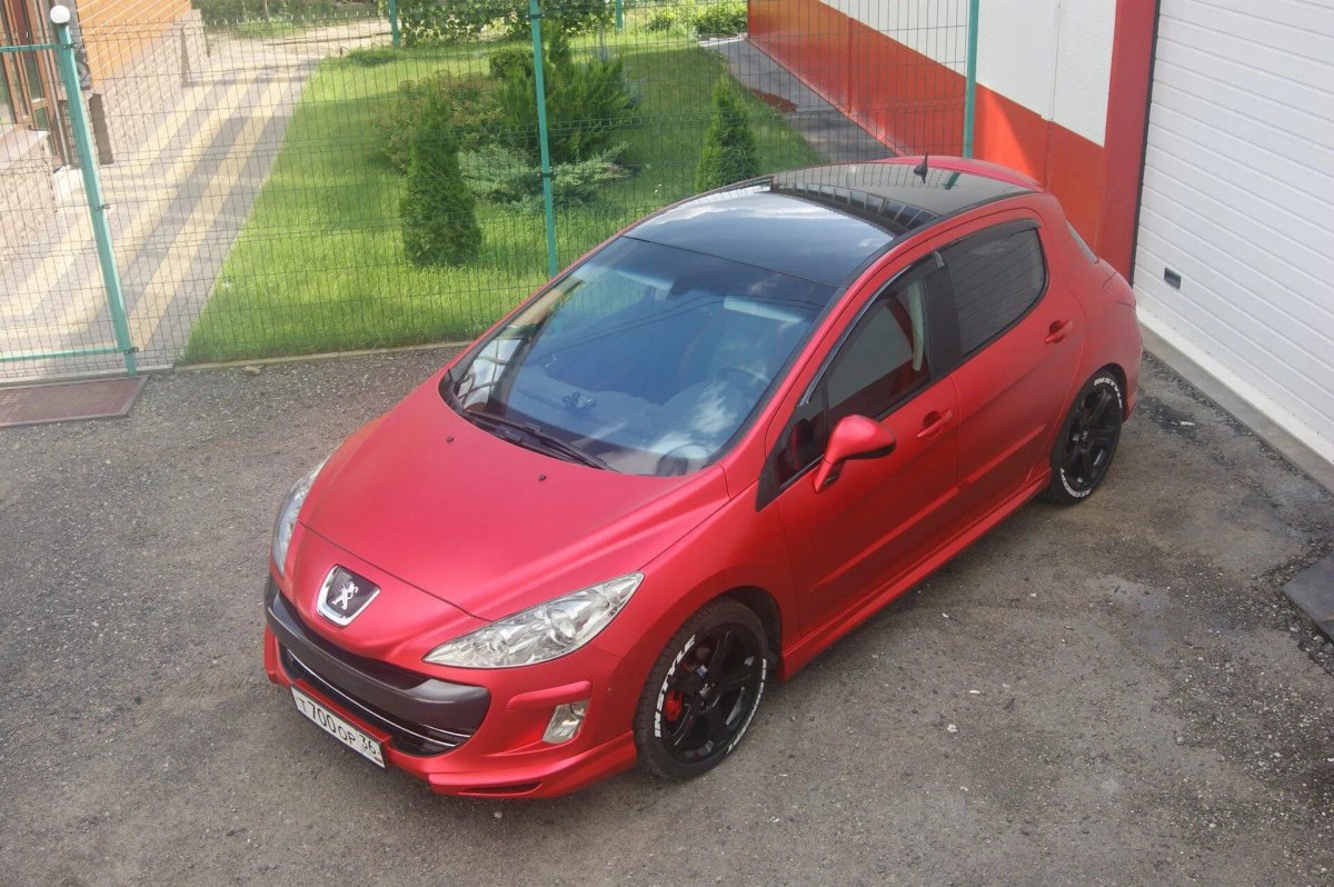 Пежо 308 красная