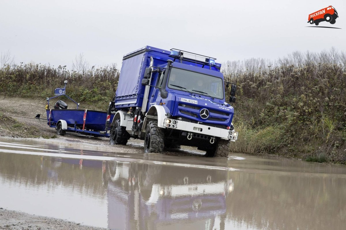 Mercedes-Benz Unimog Police
