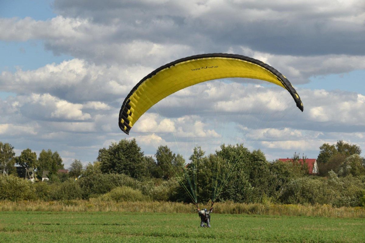 Человек на параплане фото