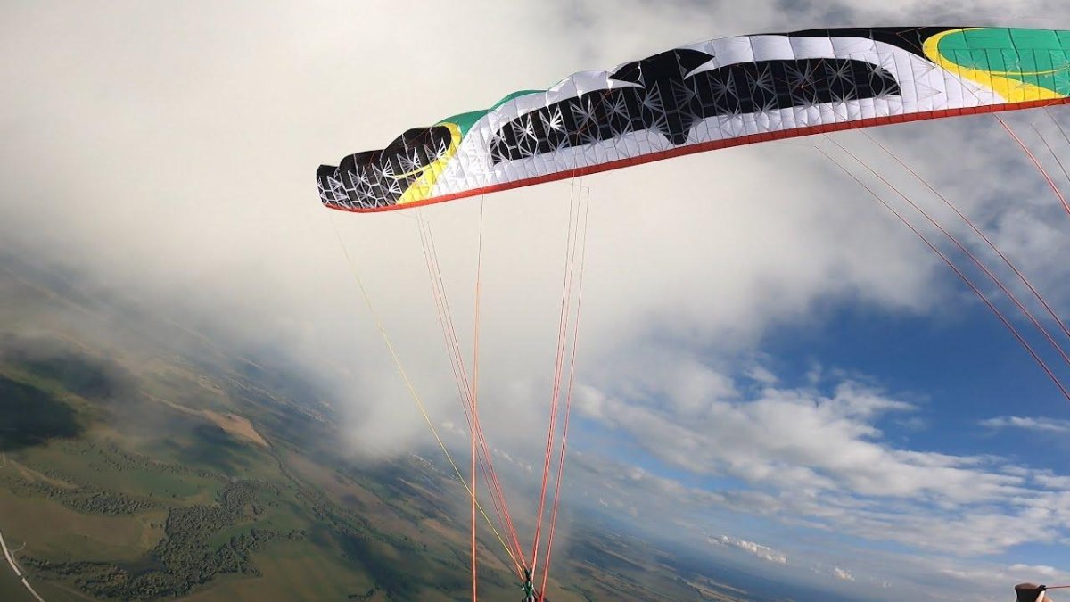 Параплан с крыльями