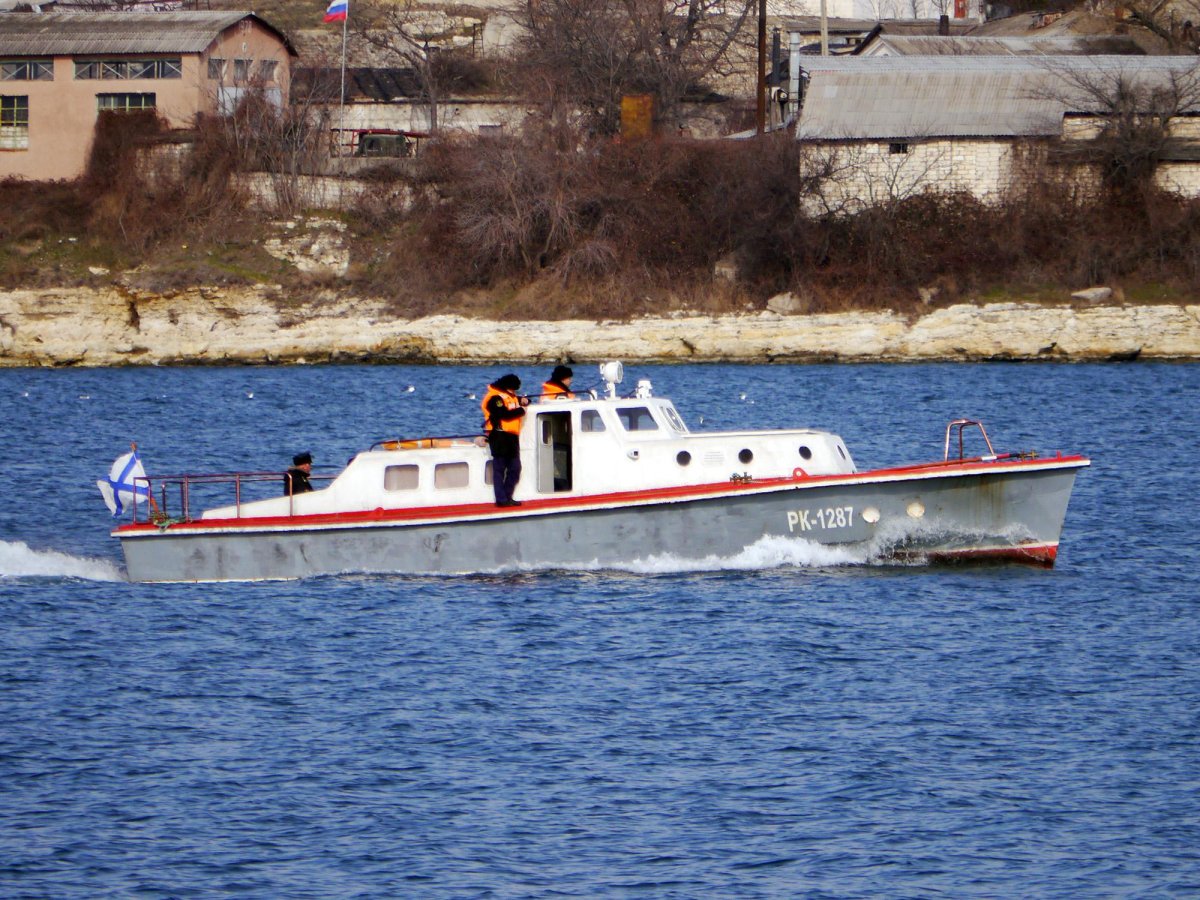 Катер Адмиралтеец 371у