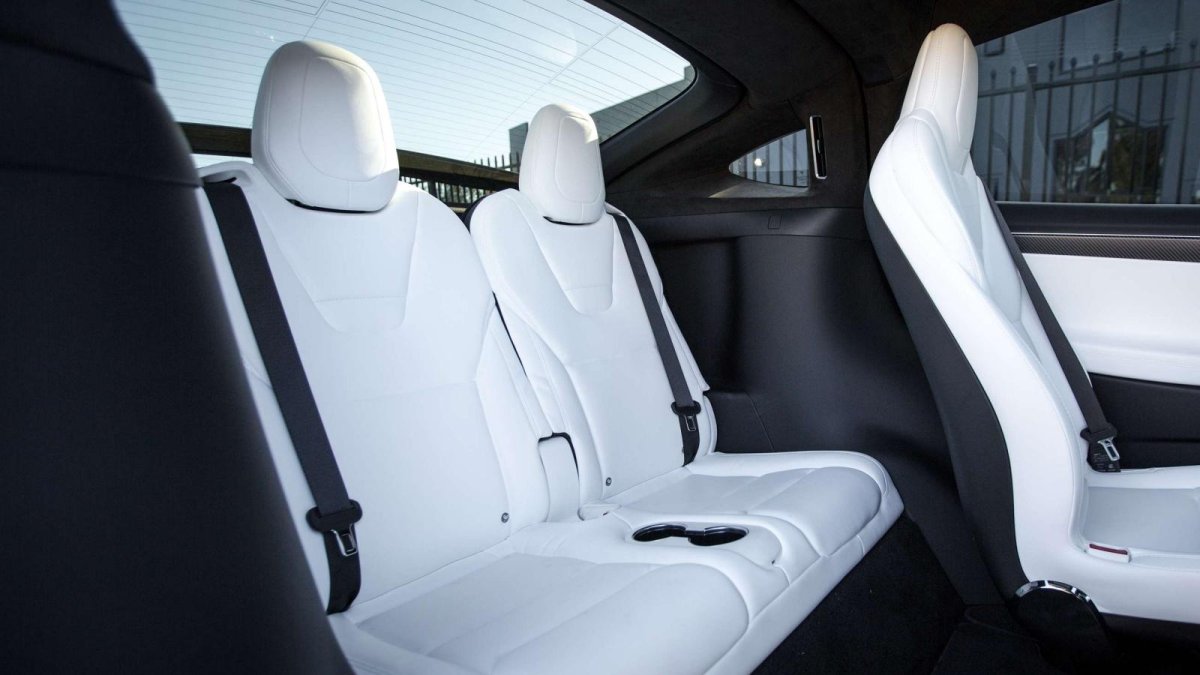 Tesla model x 3 ряд