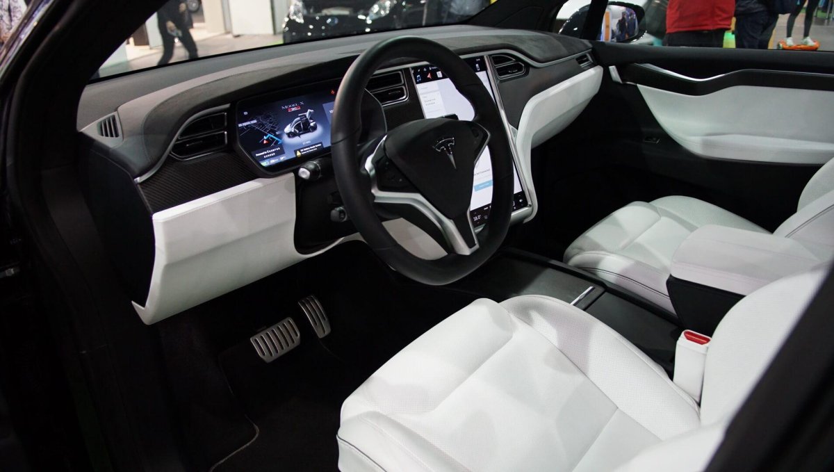 Tesla model x интерьер