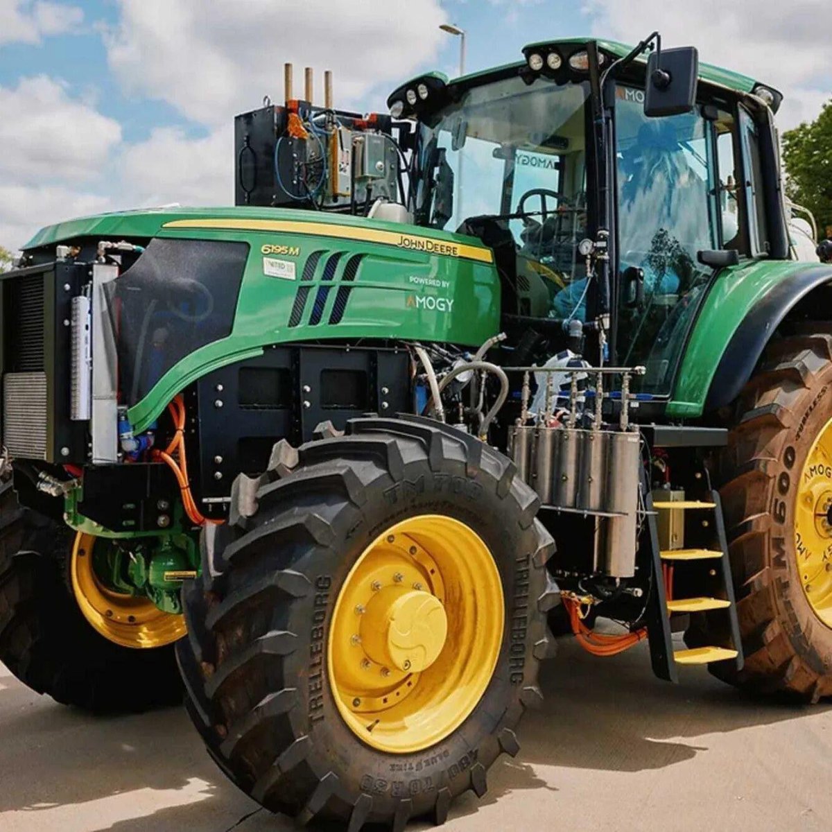 Трактор 6195m John Deere