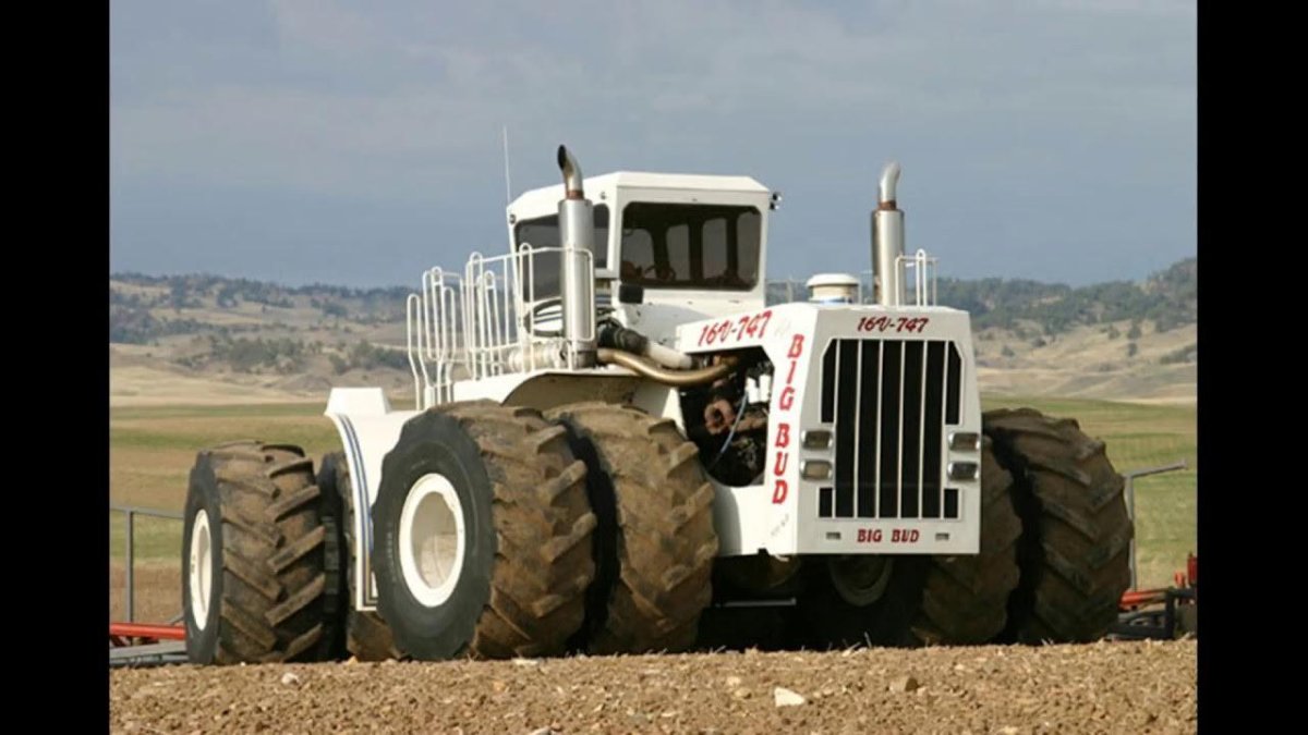 Трактор big Bud 747