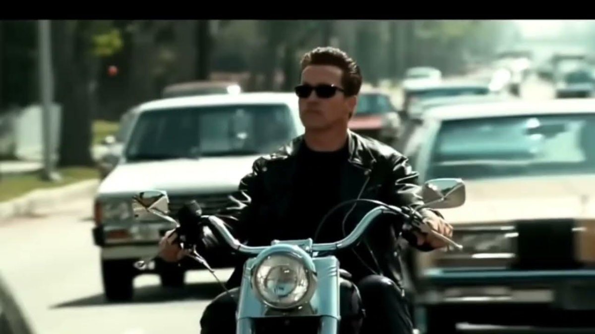 Терминатор 2 на мотоцикле