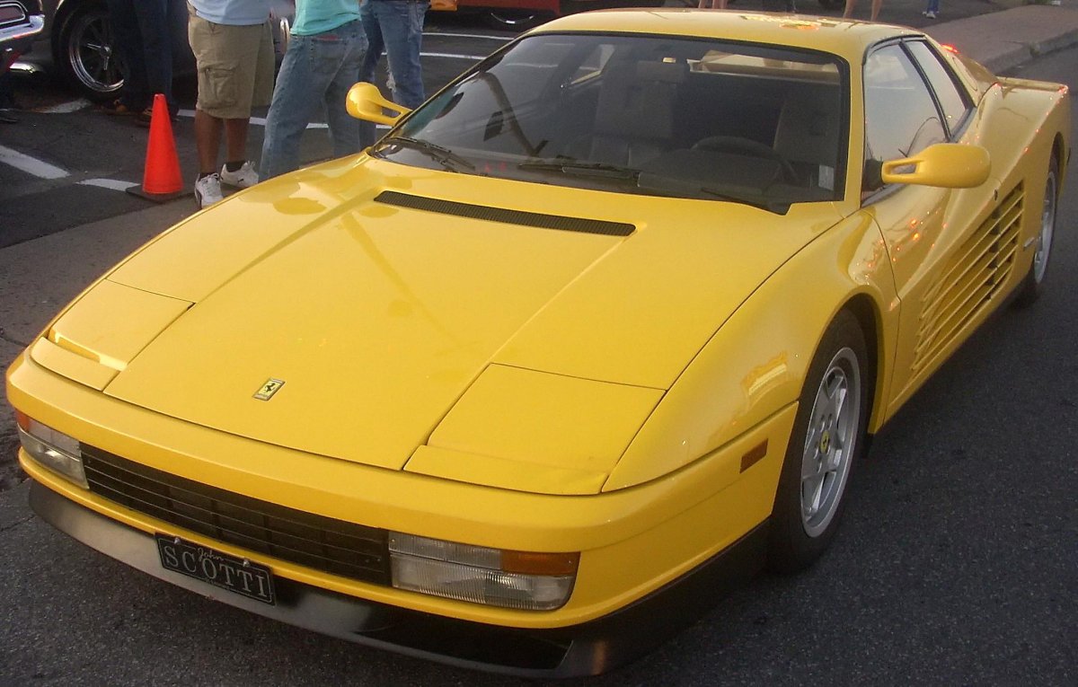 Феррари Тестаросса белая с открытыми фарами