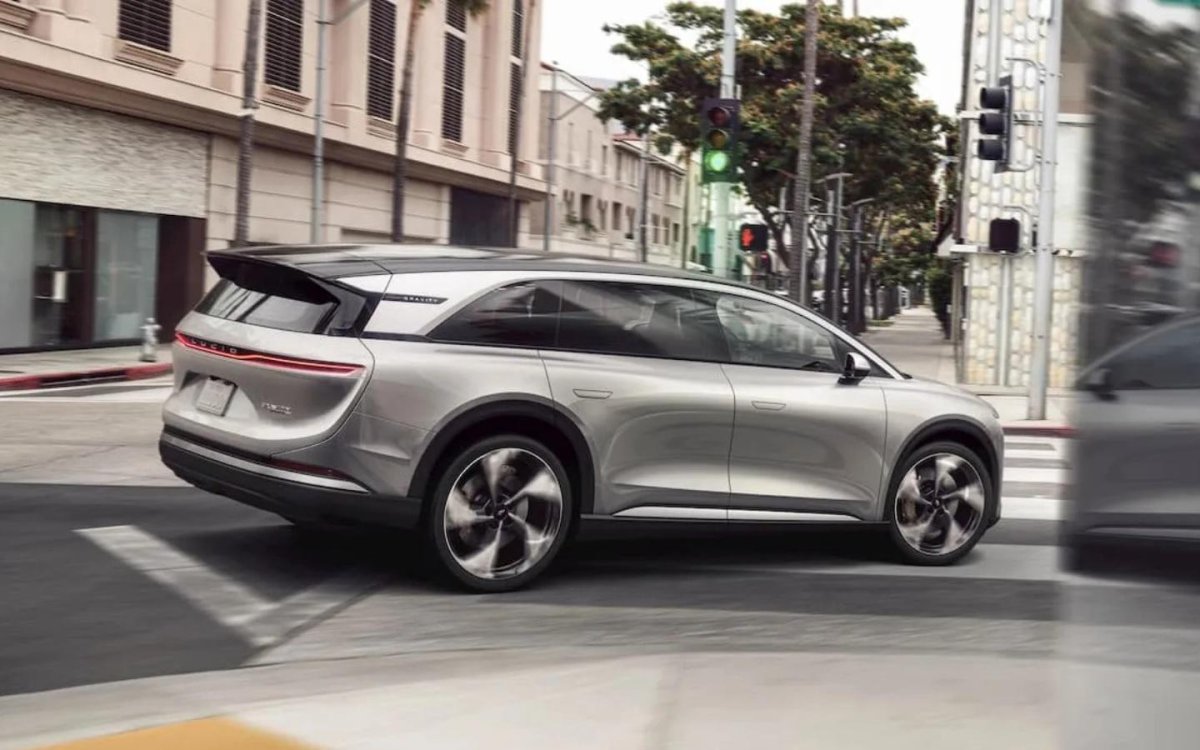 Люсид кроссовер