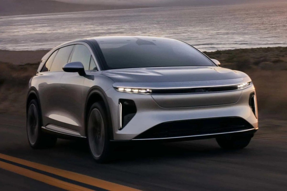 Lucid кроссовер