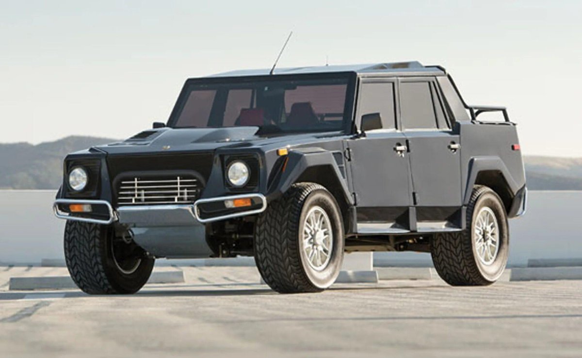 Lamborghini lm002