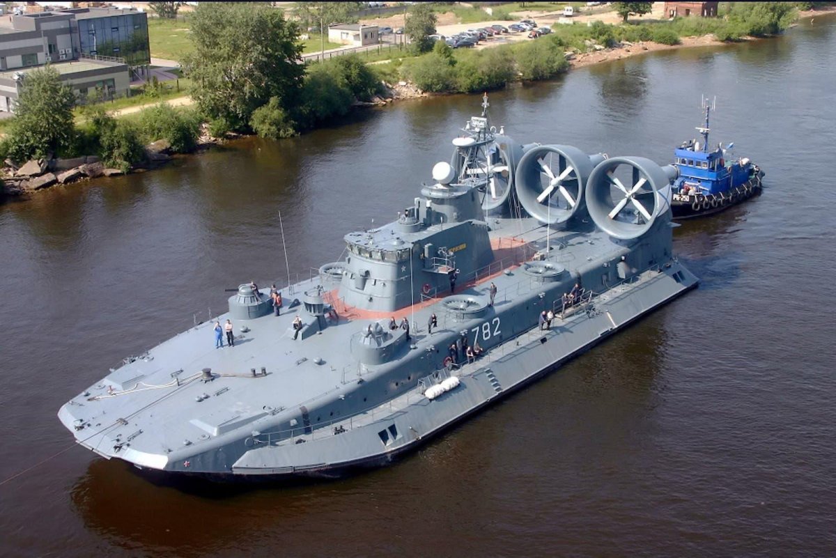 Десантный корабль проекта 12322 «ЗУБР»