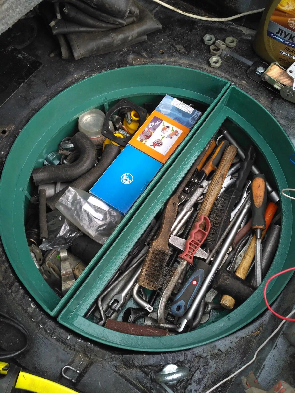 Ящик для инструментов в запаску