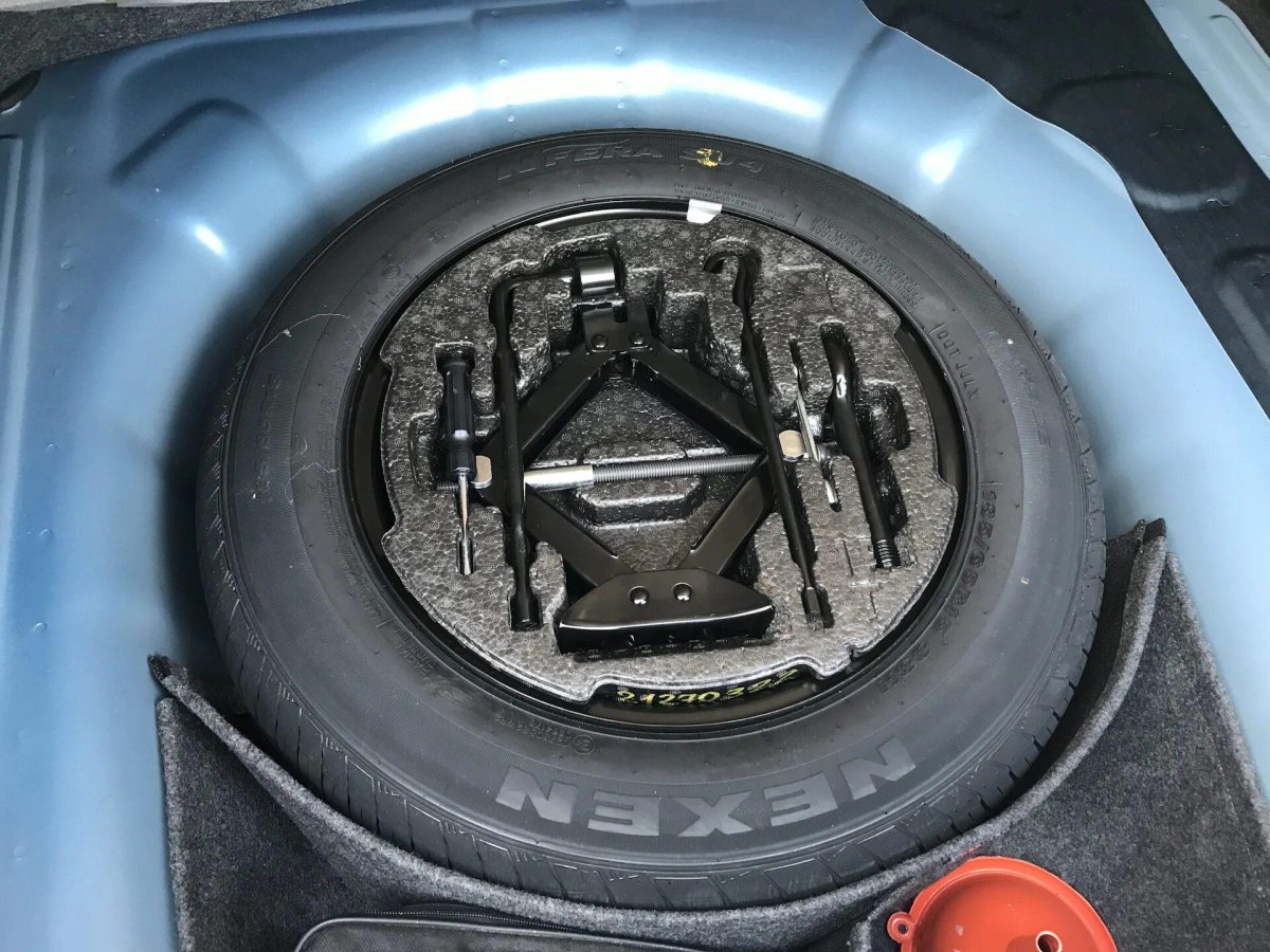 Органайзер запасного колеса Hyundai Solaris 2