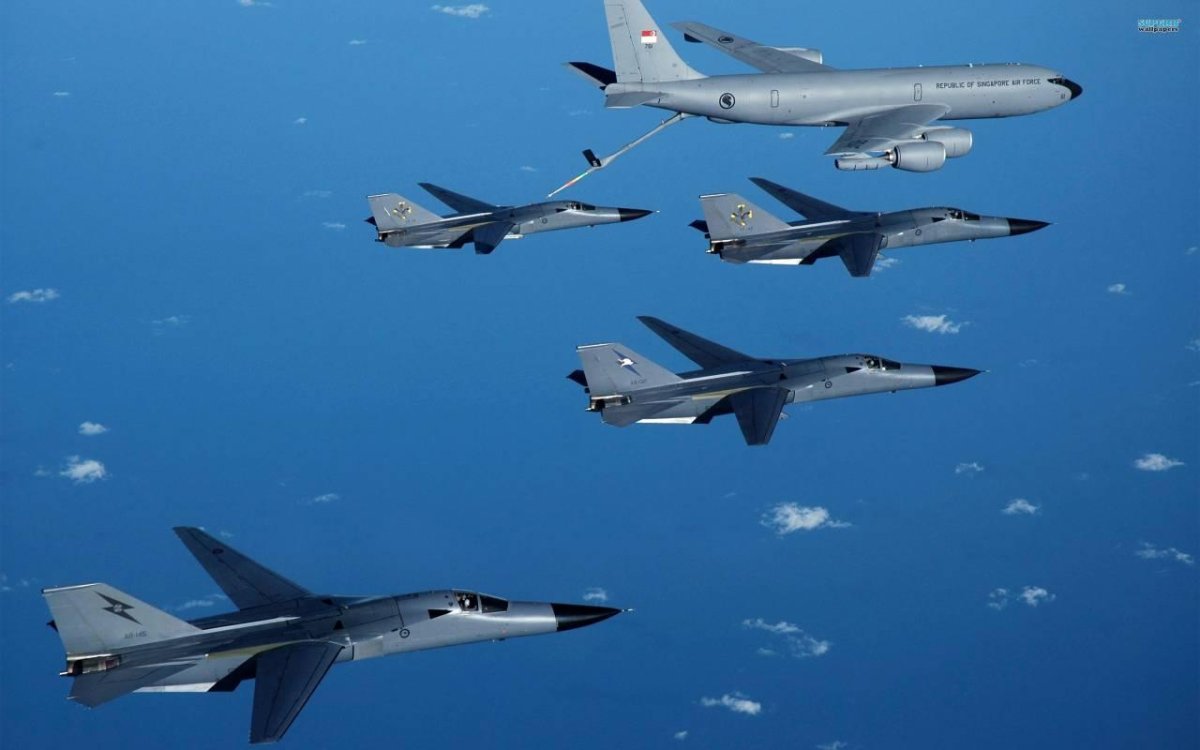 Бомбардировщик f-111f