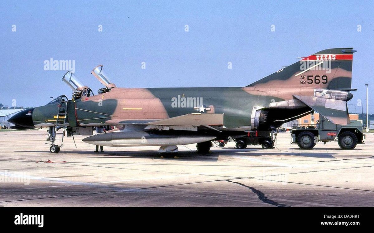 F-4 Phantom II aim-120