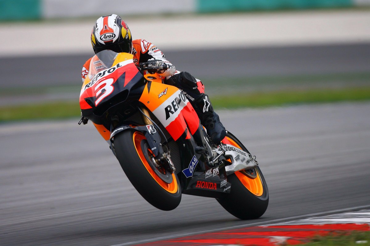 Мотогонки r1