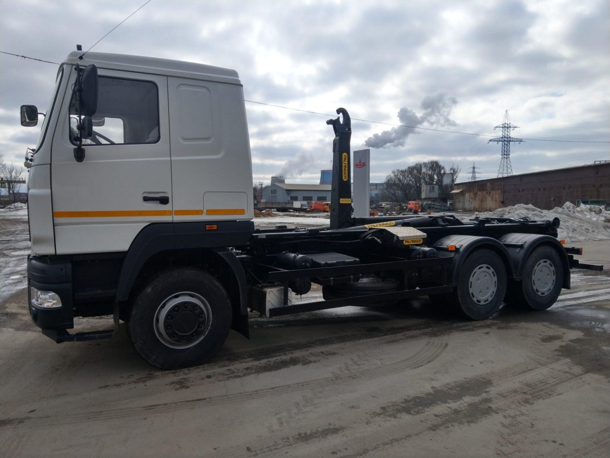 Седельный тягач МАЗ‑643028