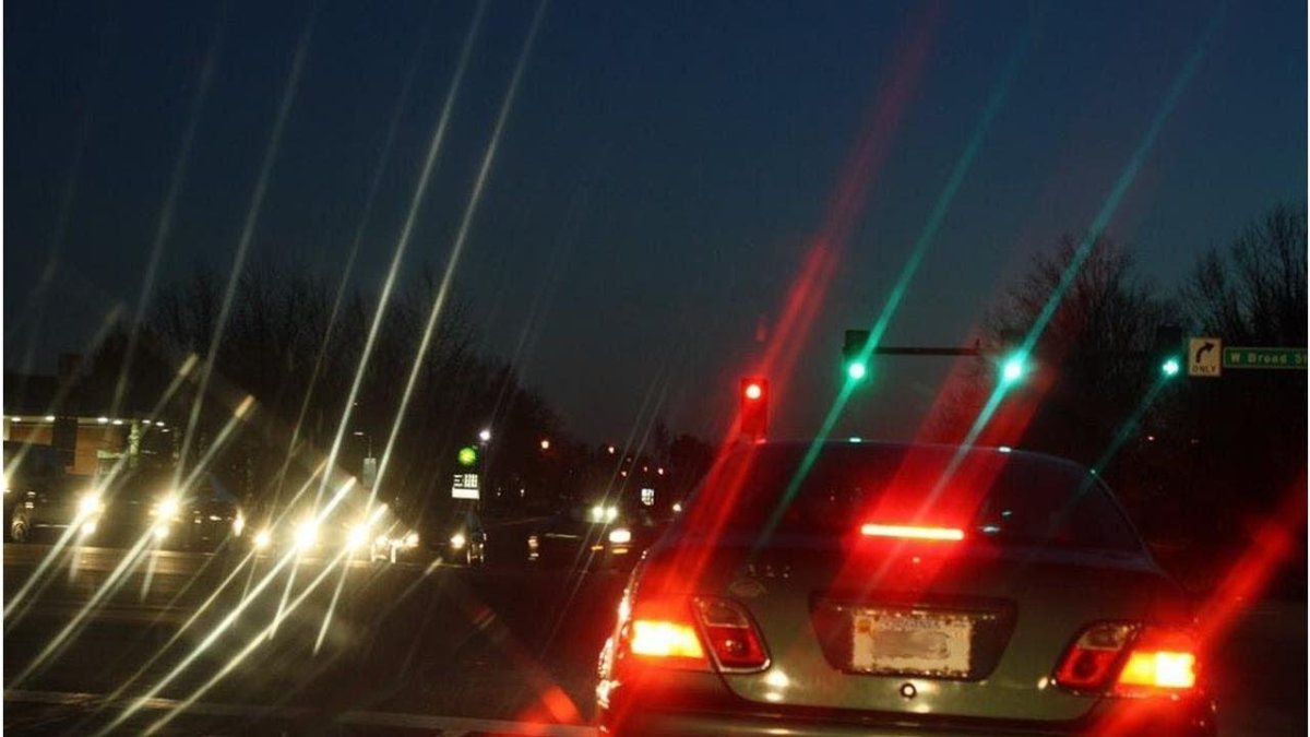 Свет от фонарей с астигматизмом