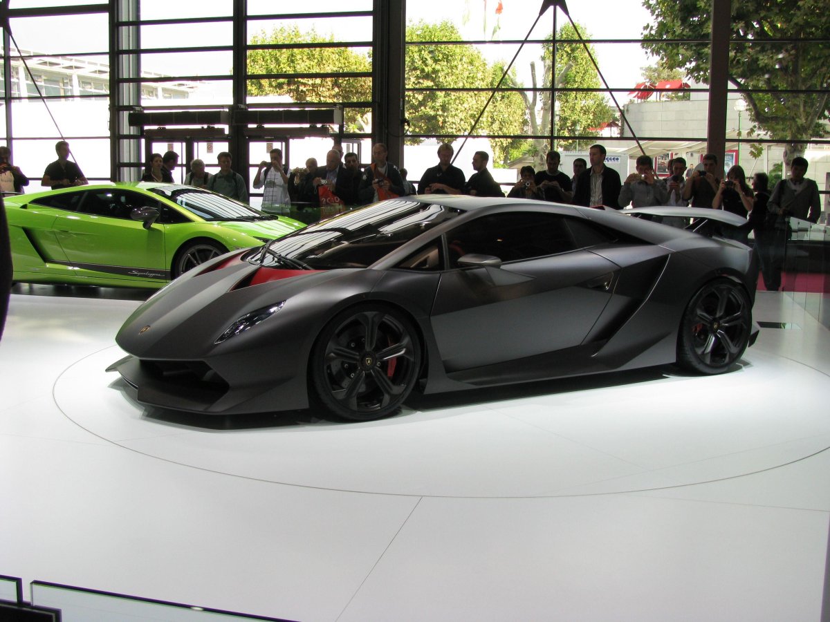 Sesto Ламборгини карбон