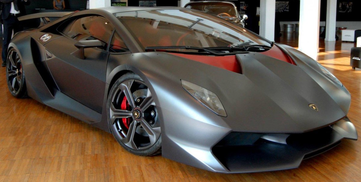 Ламборгини в гараже