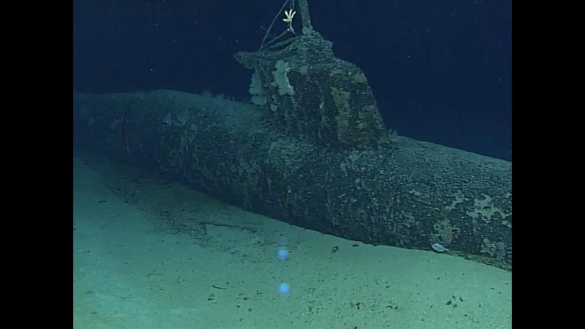 Затонувшая лодка