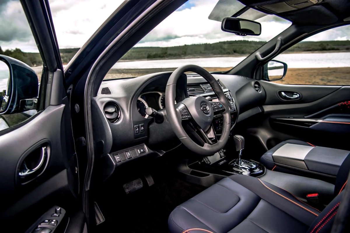 Ниссан Навара 2018 салон