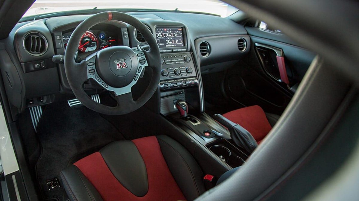 Nissan Skyline GTR r34 салон