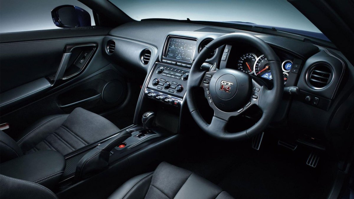 Nissan Skyline GTR r35 салон